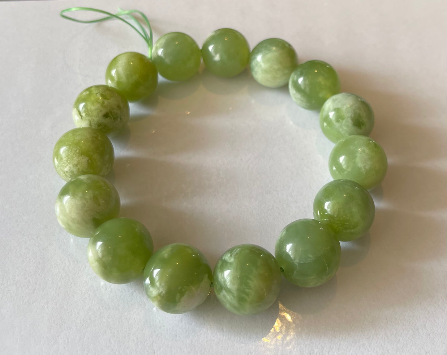 No.21 Limited Edition muscat grape & cream style bracelet (Green Serpentine)